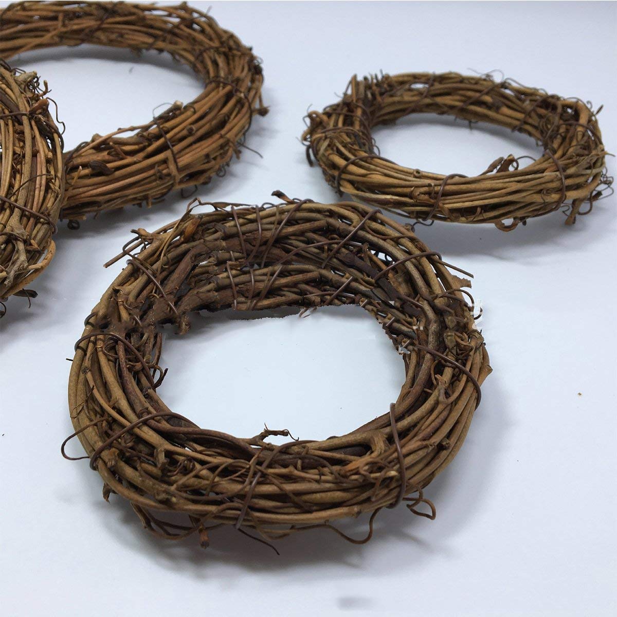 Natural Grapevine Wreath Ring - DIY Craft Vines Base Roll for Rustic Summer Fall Christmas Wreath Door Garland Home Wedding Party Decor Gift Hanging Decor Supplies, 12inch