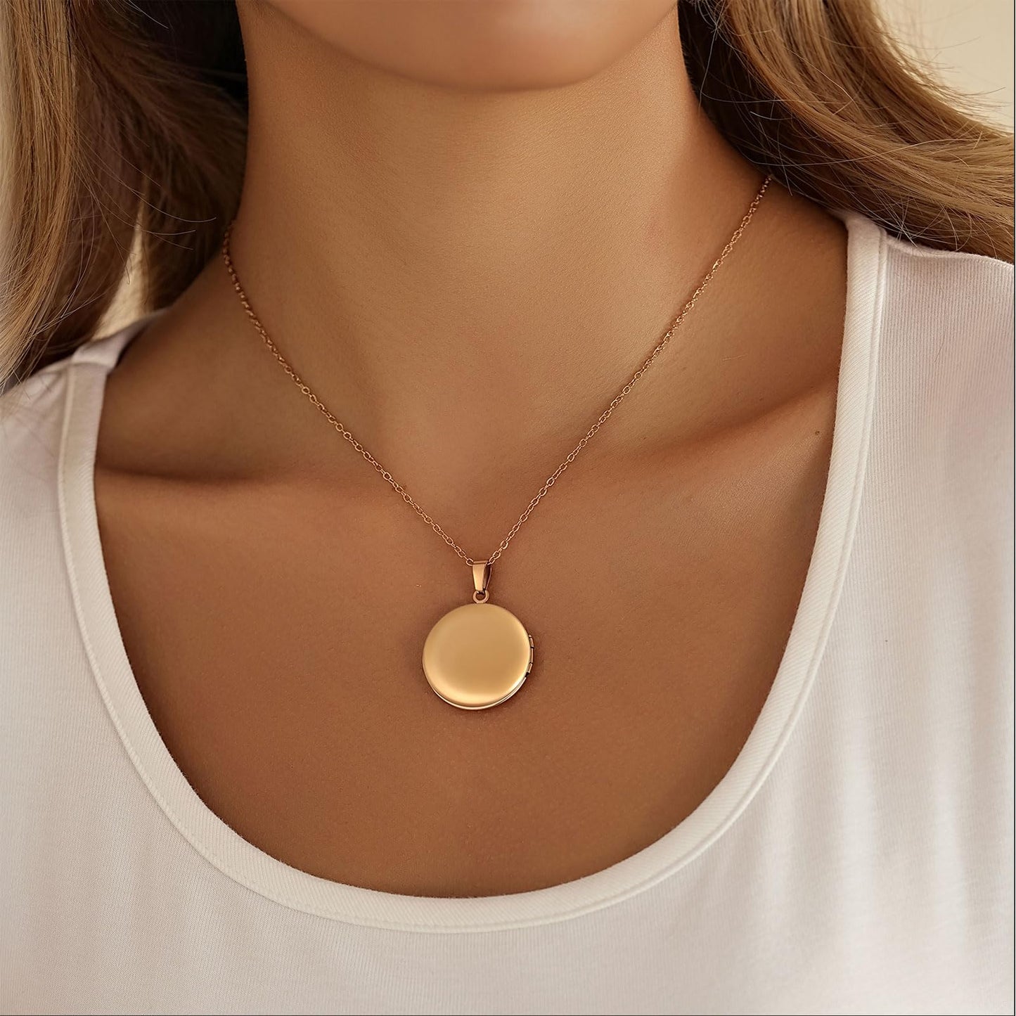 Rose Gold Glossy Round Locket Necklace Personalized Necklaces for Women Custom Lockets with Picture Inside Customized Texts Engraved Gifts for Mom Daughter