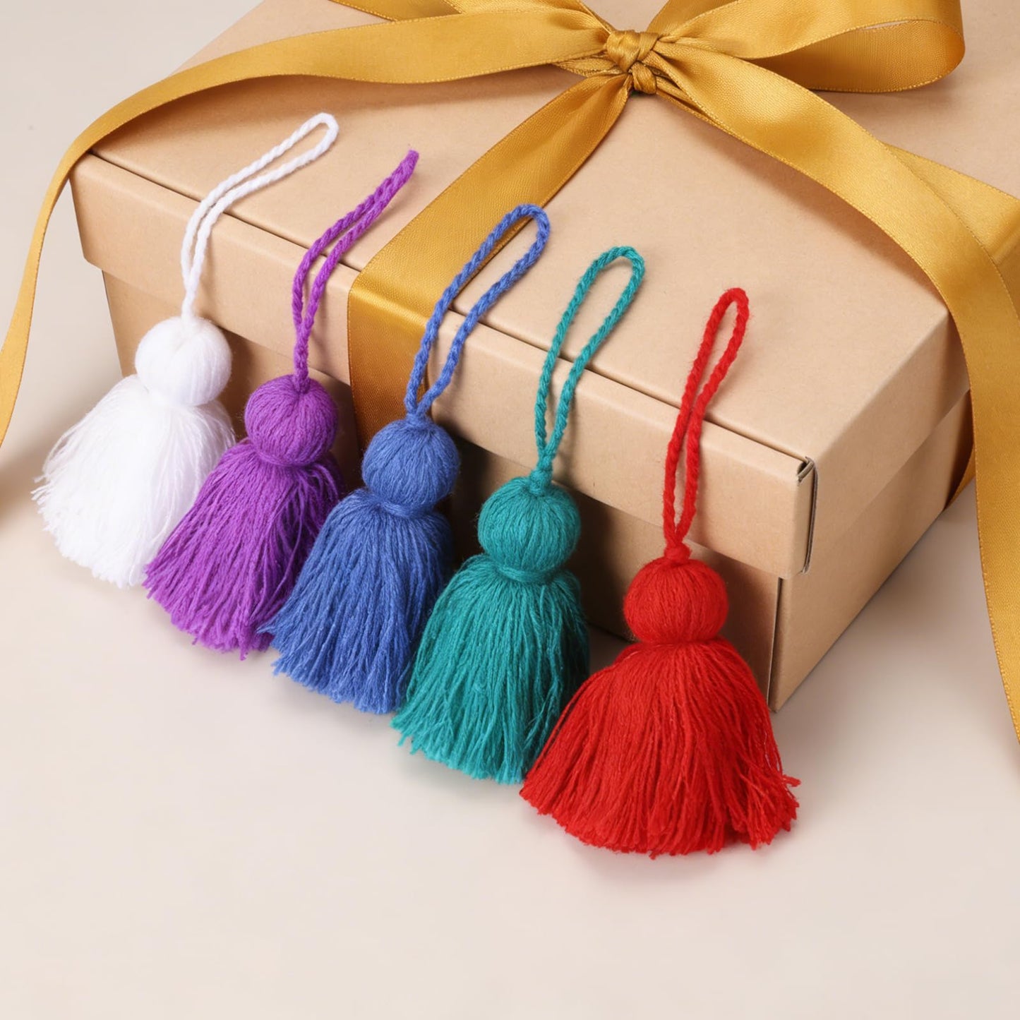 uxcell 10Pcs Mini Bookmark Tassels, 6" Gradient Polyester Tassels Soft Handmade Silky Floss with Cord Loop for Jewelry Making, Handbag, Pendant DIY Crafts, White