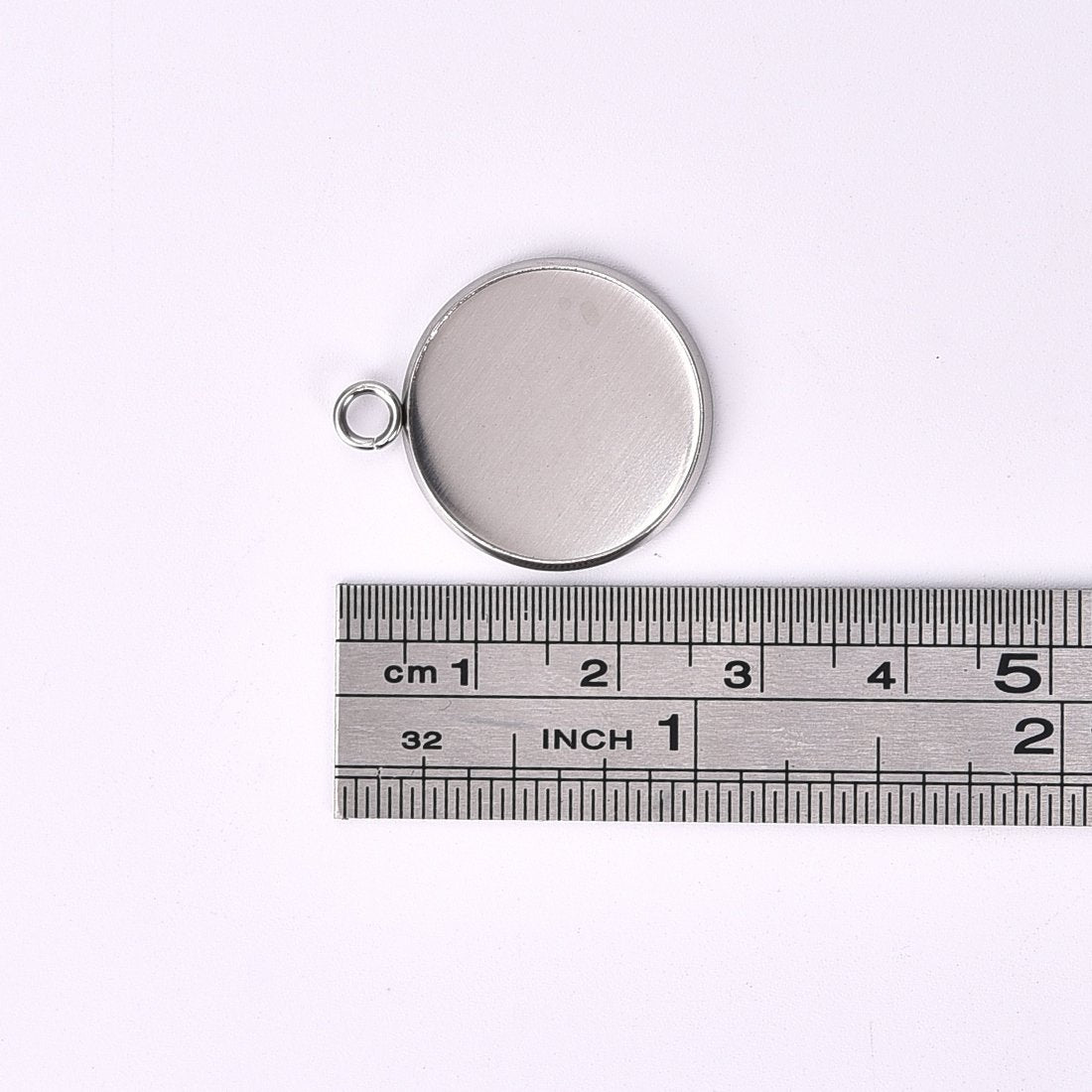 LANBEIDE 30 Pieces Stainless Steel Round Pendant Blank Tray, 30 Pieces Clear Glass Cabochons for Jewelry Making Camo Resin Druzy Cabochons 20x20mm (Total 60 Pcs)