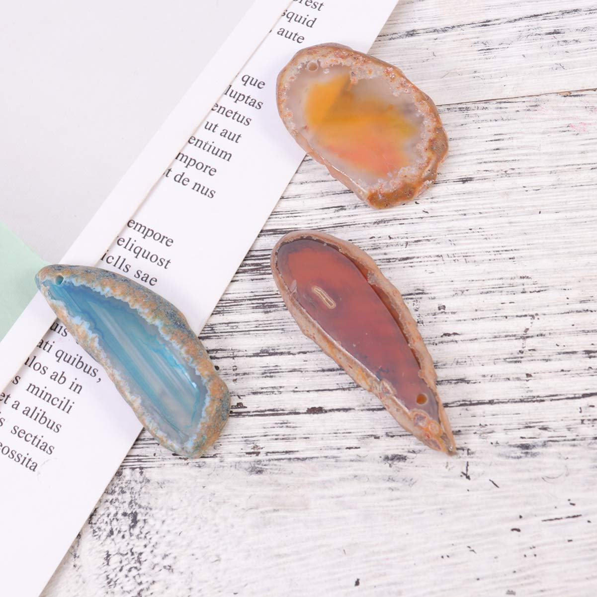 20pcs Natural Agate Slices Colorful Geode Agate Cards Drilled Agate Quartz Slices Irregular Shapes Natural Agate Agate Light Table Slices with Hole DIY Accessory (20PCS)