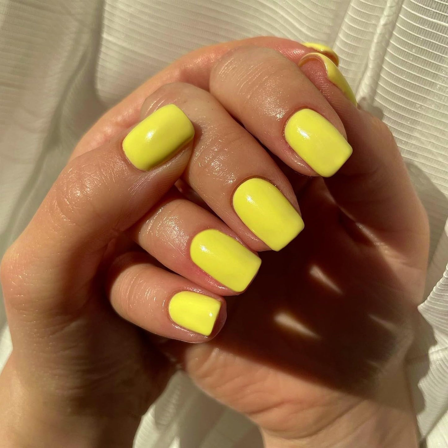 XCREANDO Yellow Press on Nails Short Square, 24PCS