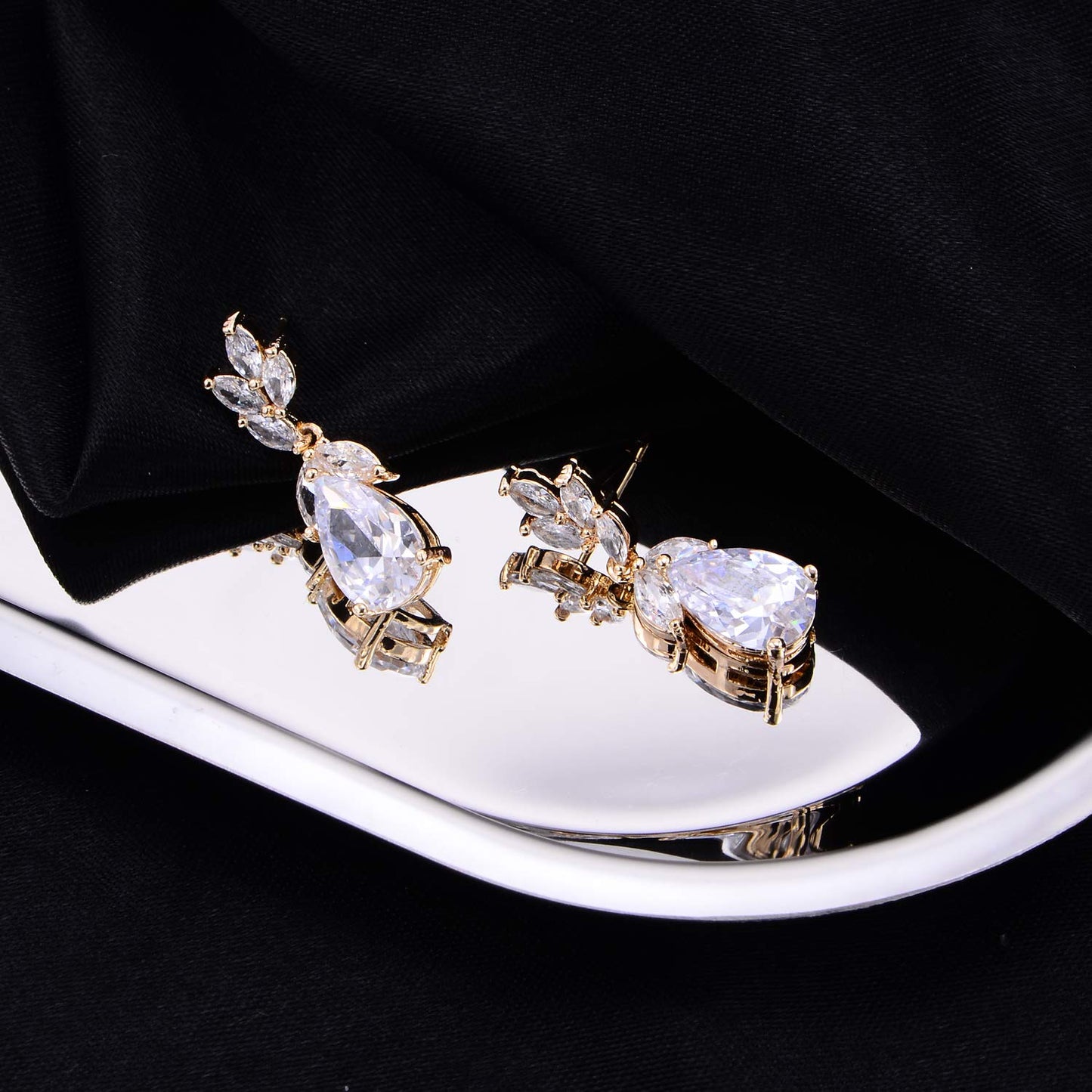 CZ Bridal Earrings for Wedding Silver Teardrop CZ Cluster Floral Leaf Crystal Rhinestone Dangle Drop Earring for Bride Bridesmaids Party Prom Women