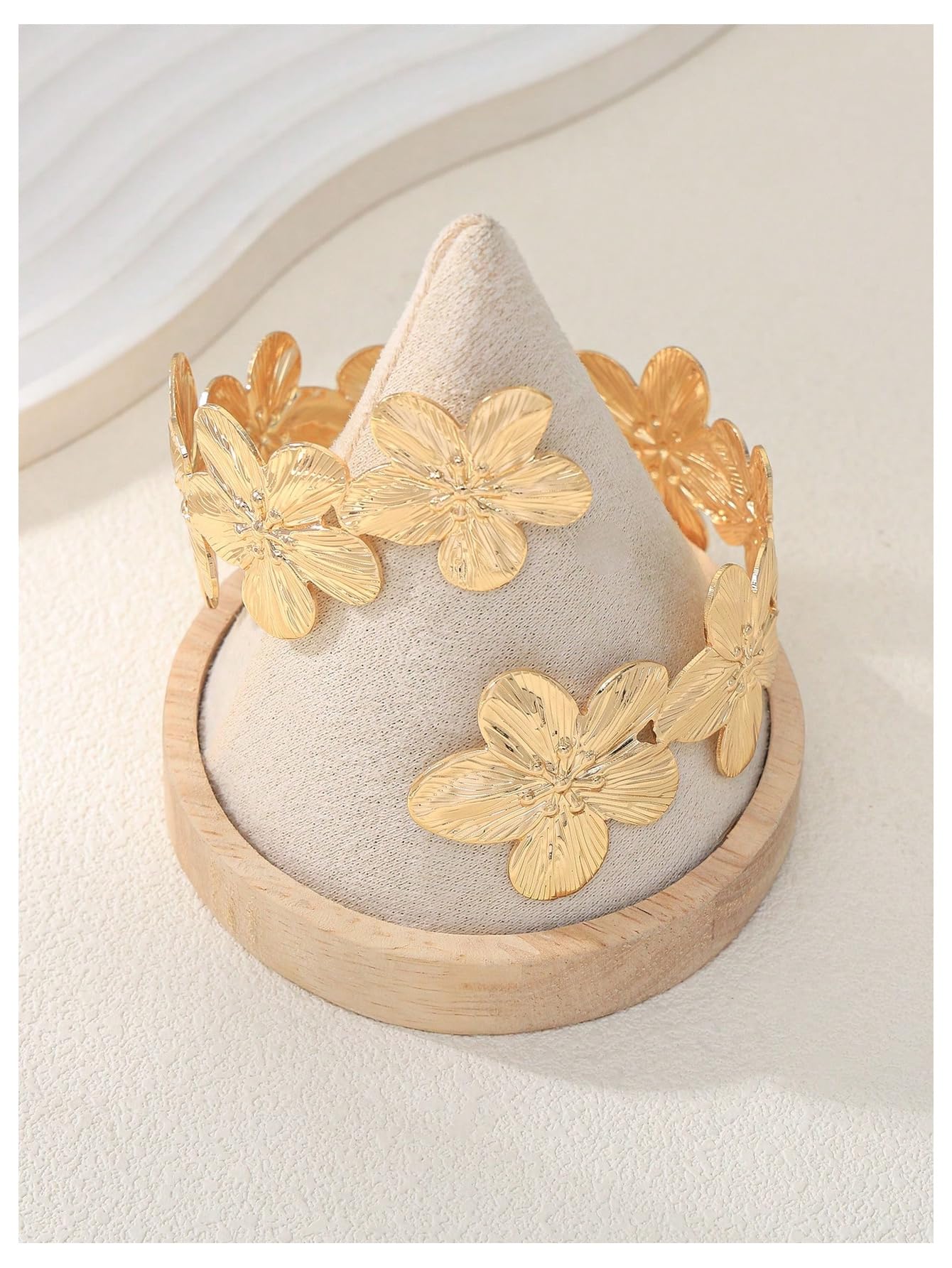 MakeMeChic Beach Gold Arm Cuff Jewelry for Women Bangle Band Armlet Flower Upper Arm Cuff Bracelet Summer Beach Essentials Gold D One-Size