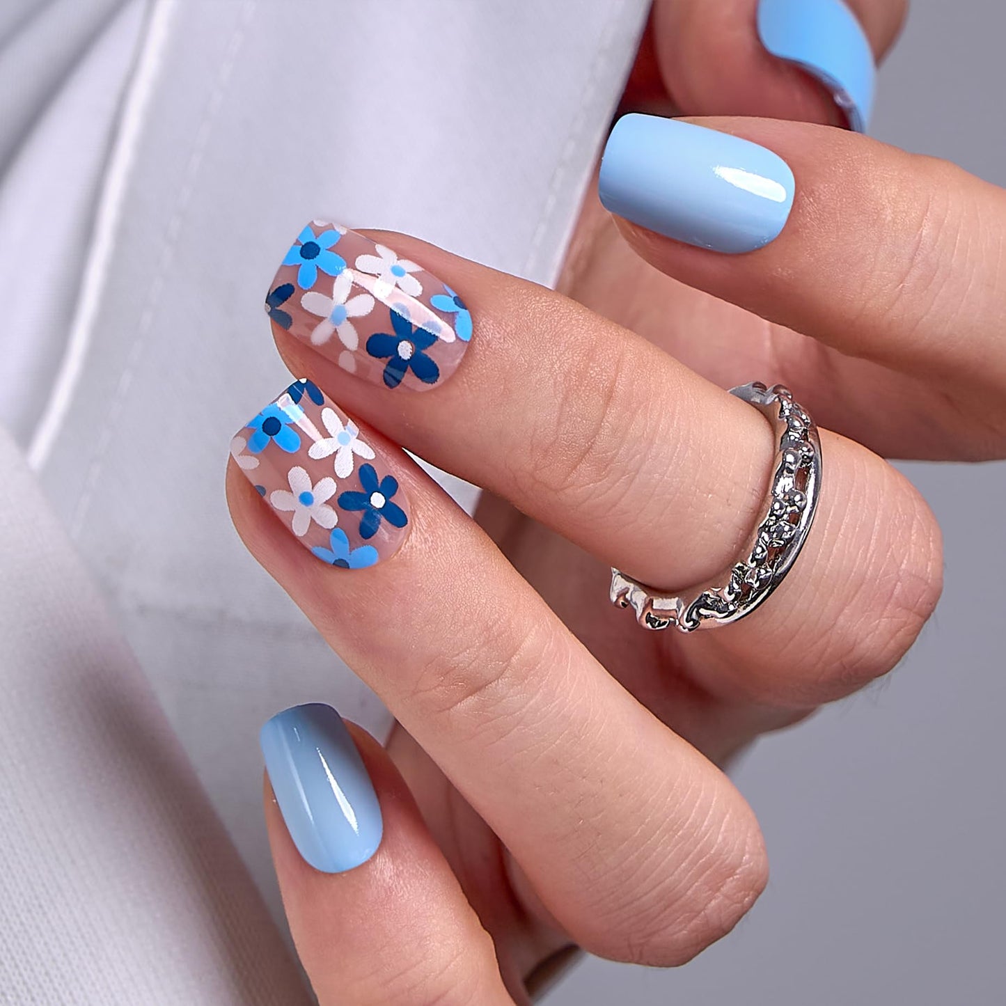 Curvlife Press On Nails Acrylic False Nails Kit with Glue, File & Adhesive Tabs - Azure Blue Flower, 30pcs