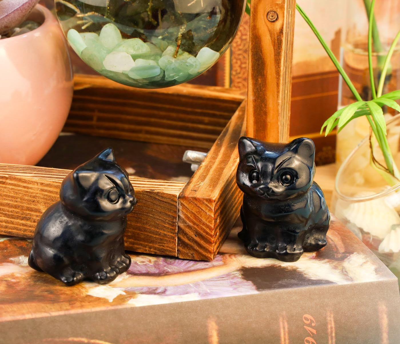 DUQGUHO Black Cat Decor Obsidian Cat Crystal Figurines Mom Crystals Gifts for Cat Lovers Men Women Lucky Cute Cat Statue Loss of Cat Sympathy Gift Mothers Cute Decoration