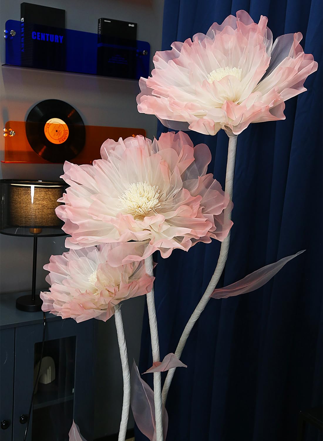 KEY SPRING Giant Artificial Organza Flower On Base – Large Pink Faux Flower with Standing Stems and Base for Wedding, Valentine's Day, Party, Shop Window Display, Outdoor Yard Event Backdrop Decor