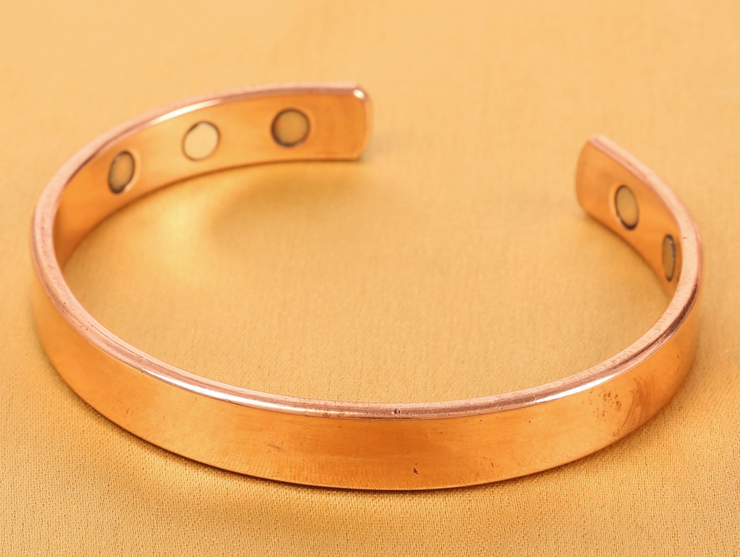 Touchstone Copper magnetic bracelet Tibetan style. Hand forged with solid and high gauge pure copper. Plain minimalistic elegance.