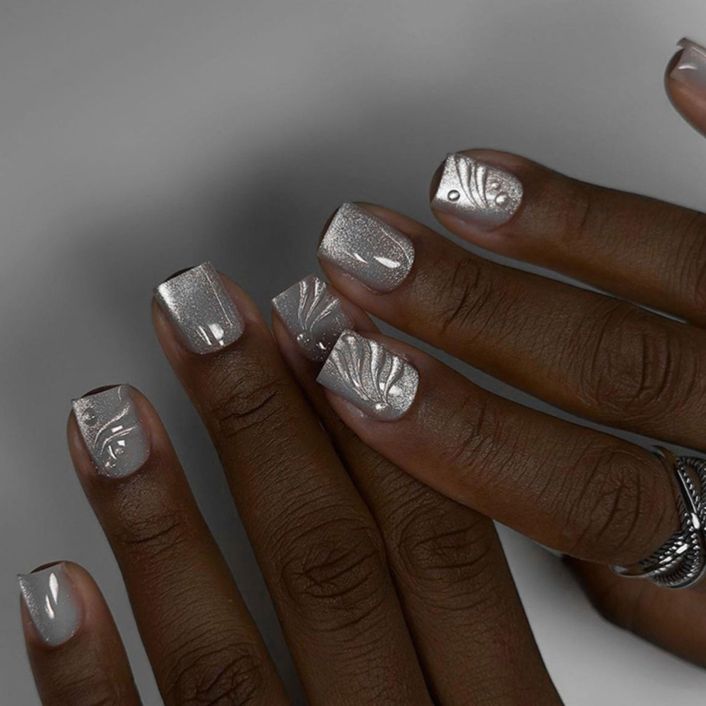 Cat Eye Press on Nails Short Square Fake Nails with 3D Lines Water Drop Designs Nails Press ons Silver Glue on Nails Glossy Acrylic Nails Natural Artificial Nails Simple Stick on Nails for Women 24Pcs