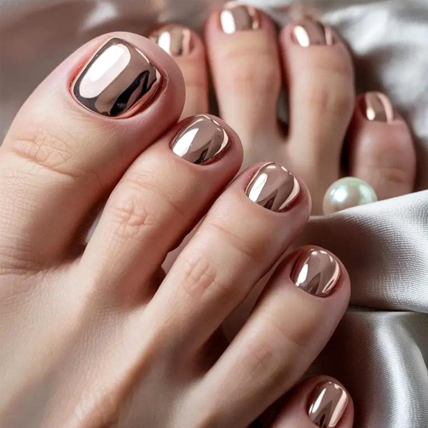 Gold Chrome Press on Toenails Short Square Fake Toenails Metallic Mirror Toe Nails Press ons High Gloss Acrylic Toe Nail Tips Full Cover Reusable Stick on Nails for Women Manicure 24Pcs