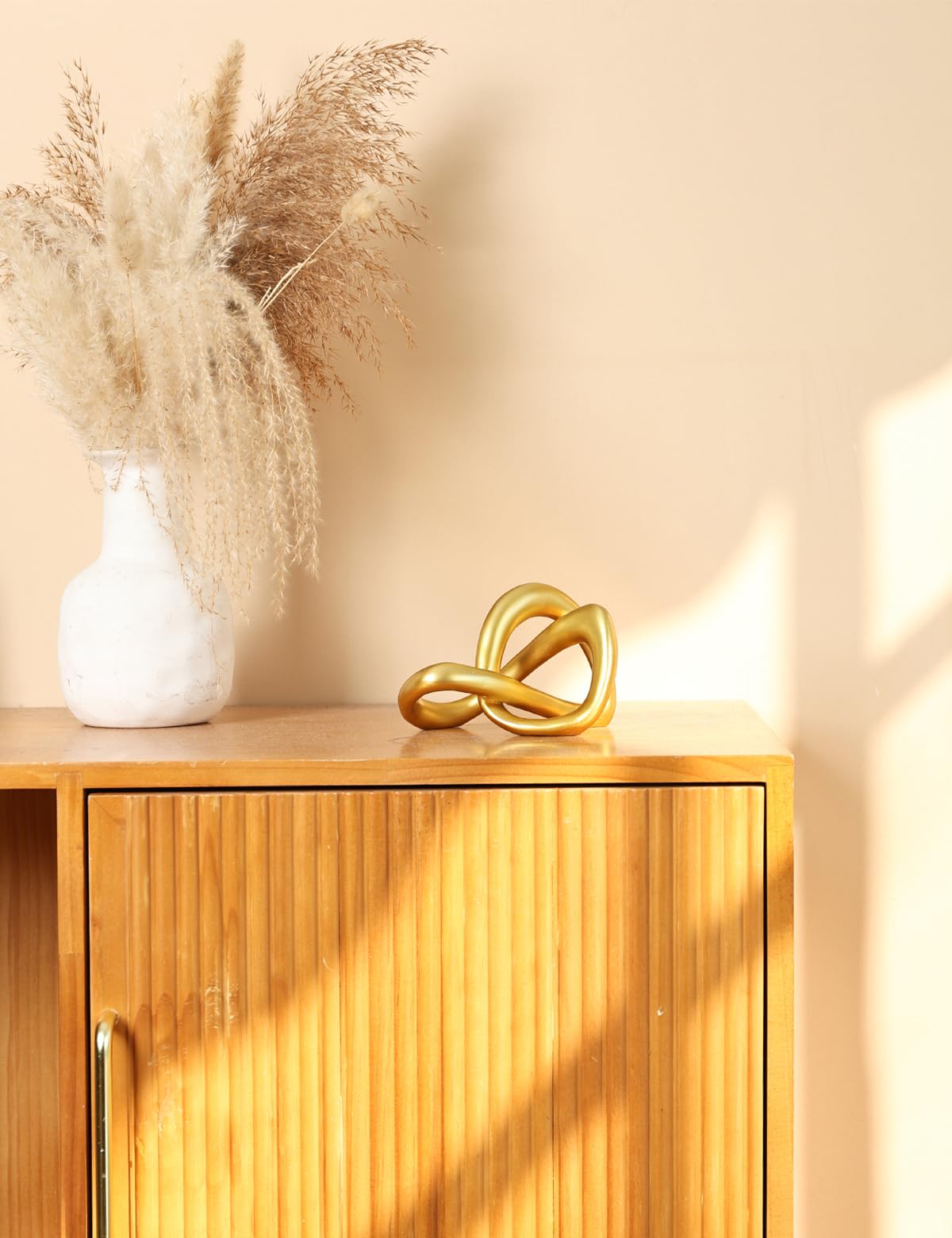 Joogour Modern Gold Knot Sculpture Statue - Abstract Geometric Table Decor for Living Room, Office Desk, Bookshelf | Elegant Brass-Tone Resin Home Accent Decorations & Gifts