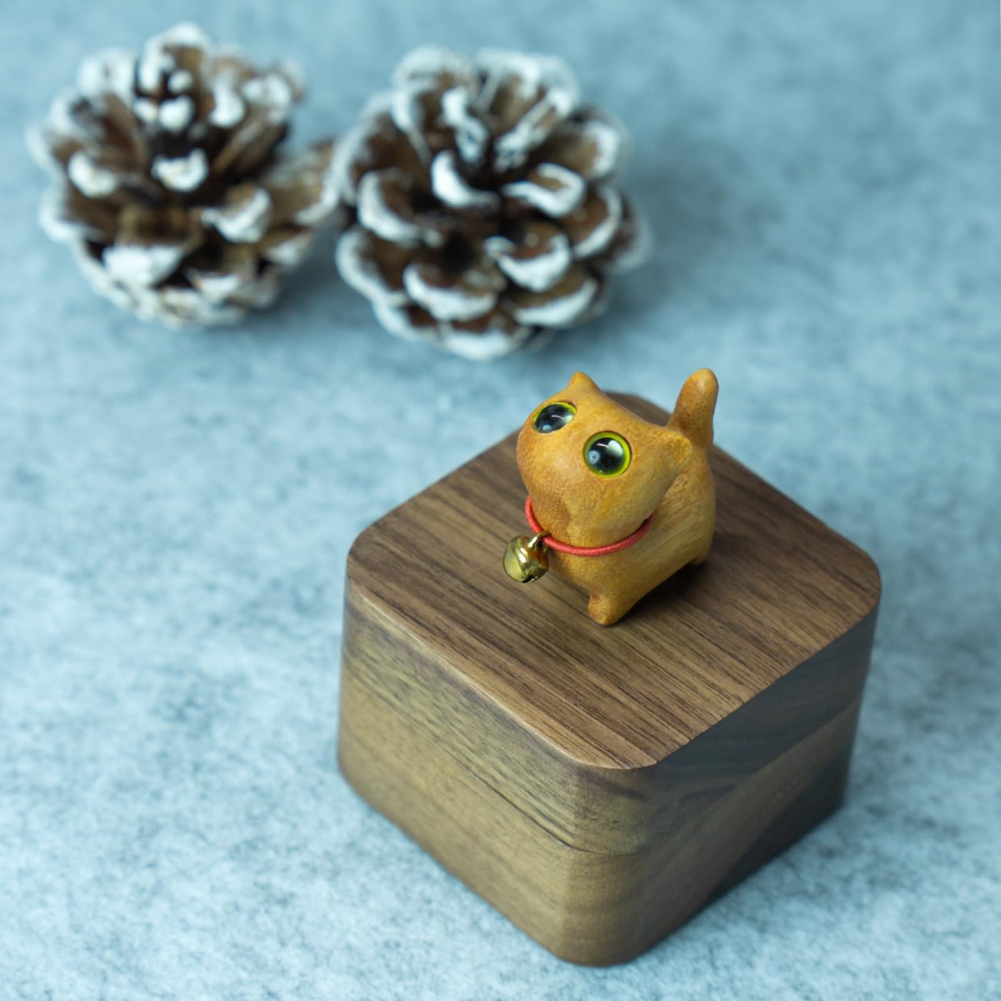 Tentogala Hand-Carved Cat Wooden Ring Box - Magnetic Closure Wedding & Engagement Jewelry Gift Box ﻿(Yellow Cat)