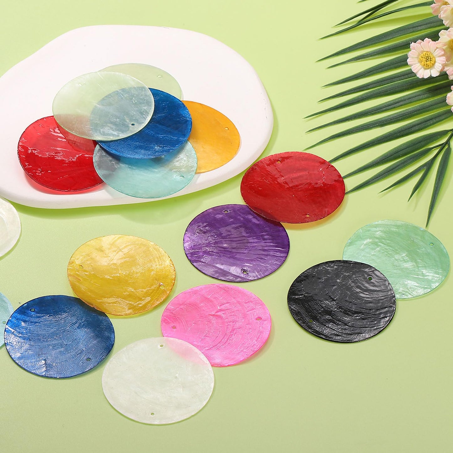 uxcell 50Pcs 50mm Round Capiz Sea Shells, Round Natural Capiz Shells Discs Charm with Hole for Seashell Wind Chimes Curtain Home Decoration, Black