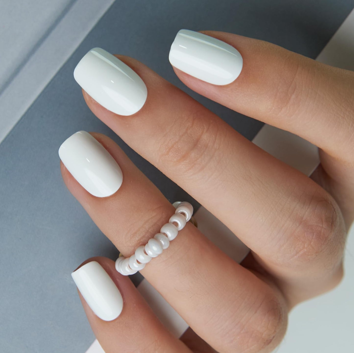 Curvlife Short Press on Nails Acrylic White Square Fake Nails with white Design Full Cover False Nails Reusable Nail Kit with Nail Glue Adhesive Tabs Glue on Nails
