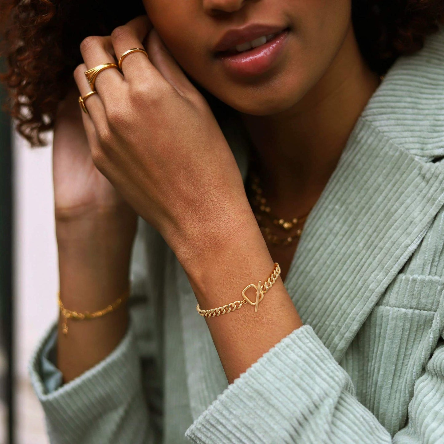 SOFYBJA 18K Gold Cuban Link Chain Bracelets for Women Statement Dainty Chunky Curb Bracelet Personalized for Women