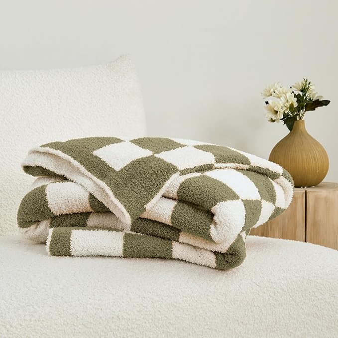 CozeCube Checkered Blanket, Ultra Soft Cozy Olive Green and White Throw Blanket, Warm Cozy Knit Fuzzy Plush Checkerboard Throw for Couch Bed Sofa, 60"x80"