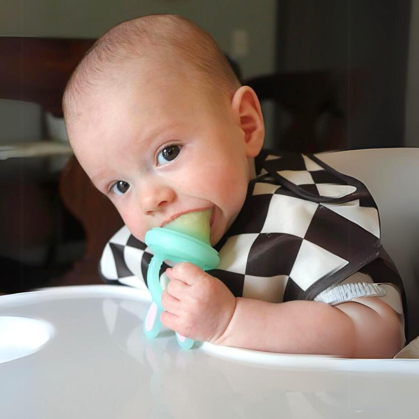 Vesta Baby Fresh + Frozen Food Feeder - 2 Sizes Soft Silicone Push Pop Fruit Nibbler for Safe Infant Self Feeding - Solid Foods Weaning & Teether Set - Bunny Teething Relief Toy for Babies 4M+