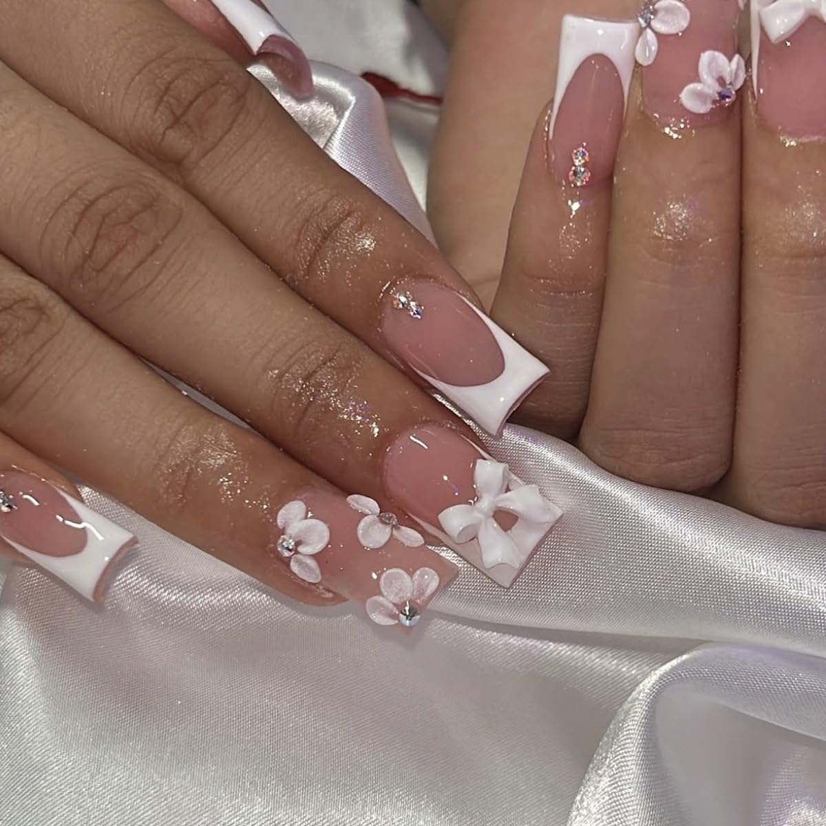 Medium Press on Nails Square Fake Nails White French Tip with Floral Bow Design Glue on Glossy Acrylic Full Cover Stick on False Nails for Women 24Pcs