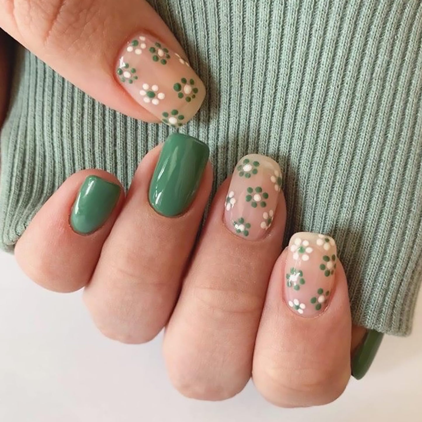 Tyuimhx Flower Press on Nails Short Square Green Spring False Glossy Full Cover Stick on Acrylic Floral Artificial Glue on Nails for Women Girls 24Pcs