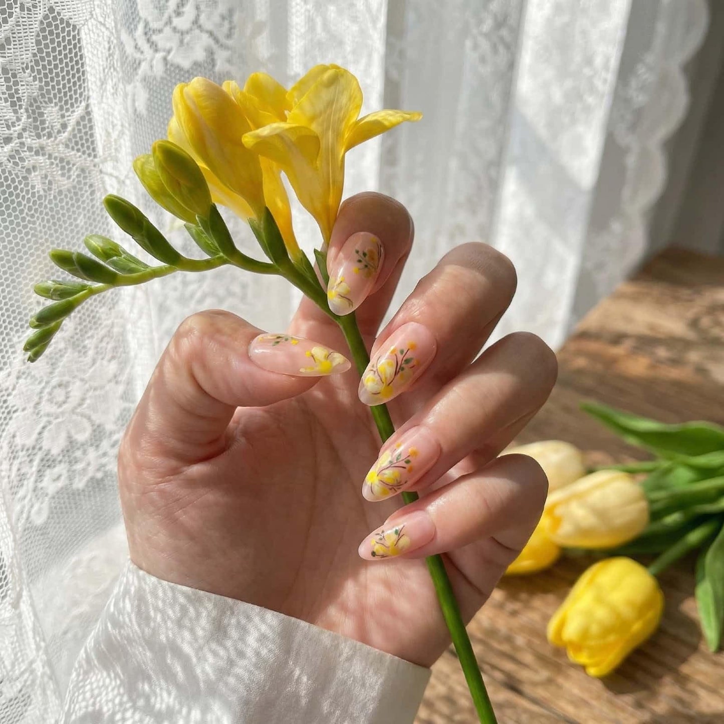 French Press on Nails 24 Pcs Fake Nails Short Almond with Yellow Flower Designs Glue on Nails Full Cover Acrylic Nails Reusable Stick on Nails Glossy Artificial Nails for Women