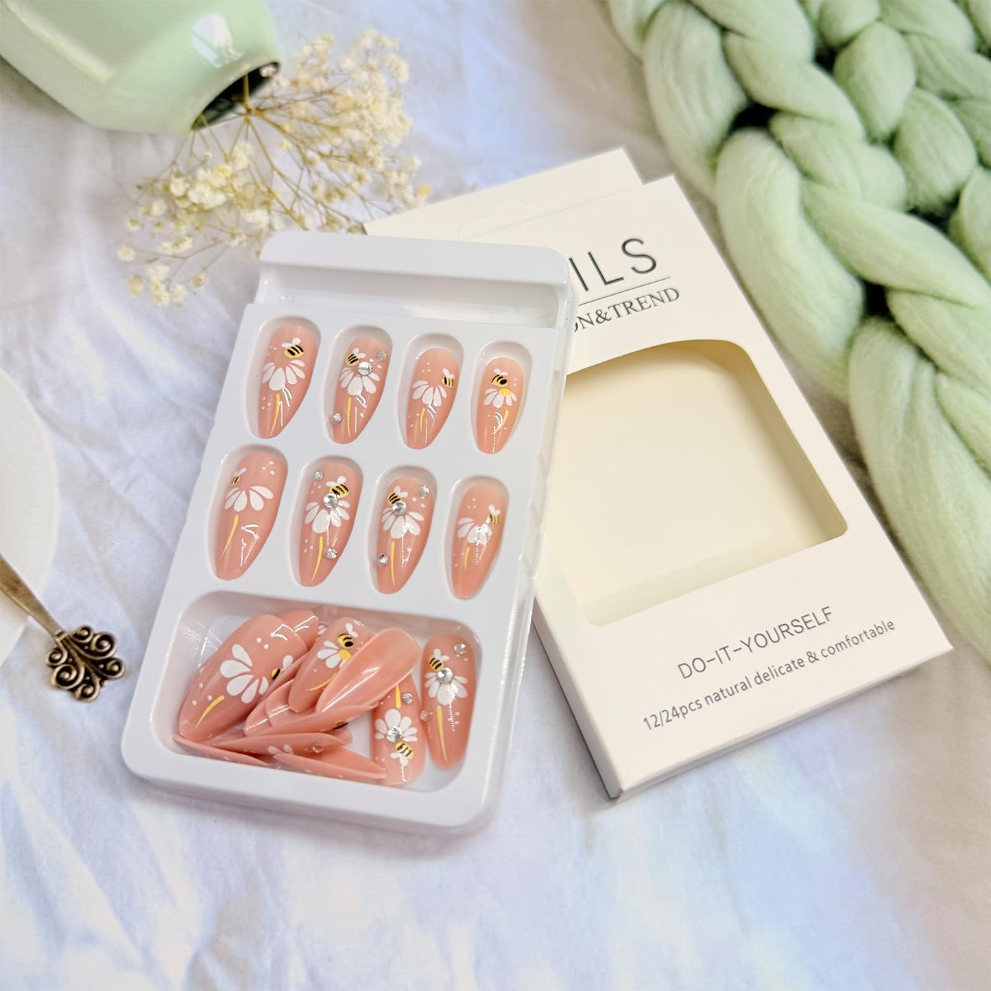 Bee Press on Nails Medium Almond Fake Nails with Designs Daisy Stick on Nail Cute Acrylic False Nail Rhinestone Artificial Nail Press ons Glossy Full Cover Glue on Nails for Women 24Pcs