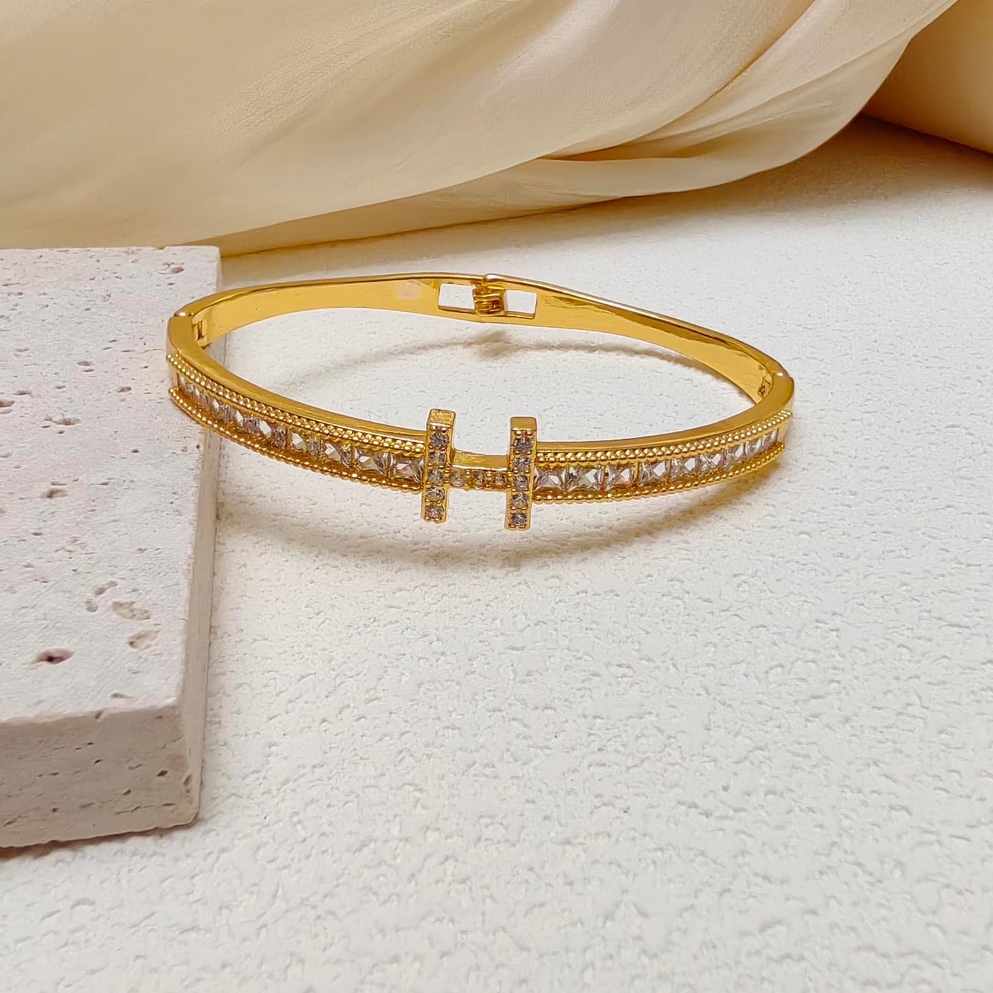 18K Gold Plated Letter H Bangle Bracelet for Women Personalized Cubic Zirconia Bracelets Love Bangles Bracelets Gifts for Her (H)