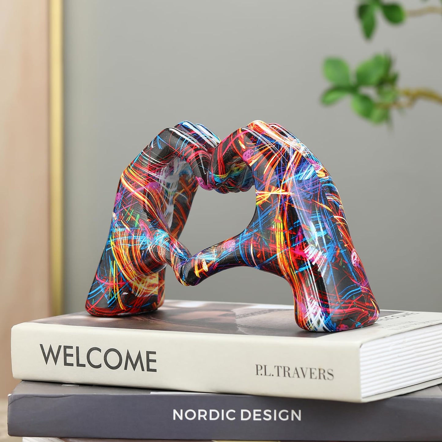 JDPEYI Heart Hands Sculpture Room Decor Hand Heart Statue Bracelet Holder Decorative Hand Art for Bedroom Living Room Bookshelf and Coffee Table