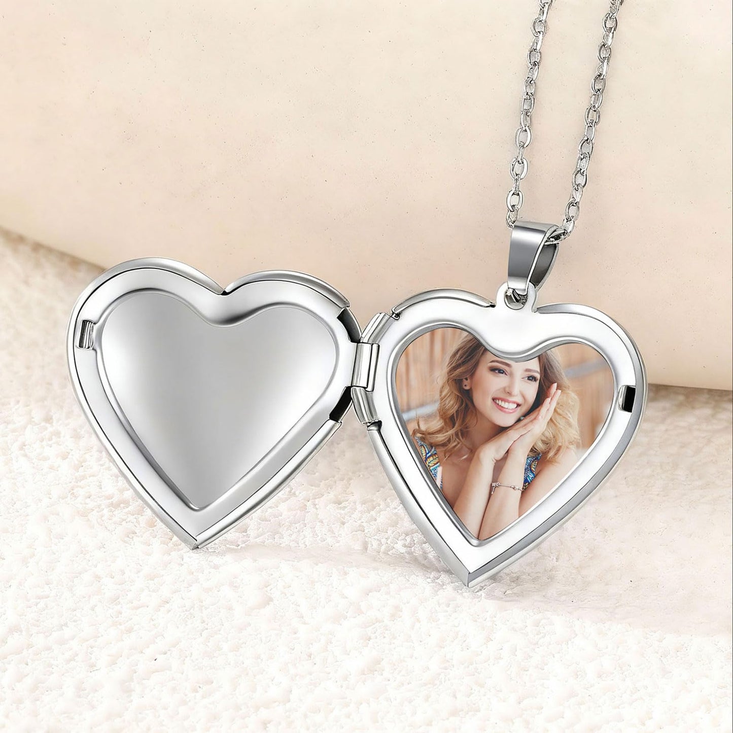 PHOCKSIN Glossy Silver Heart Lockets Personalized Locket Necklace with Custom Text Engraved Photo Locket Necklace for Women Customized Gifts for Mom Daughter