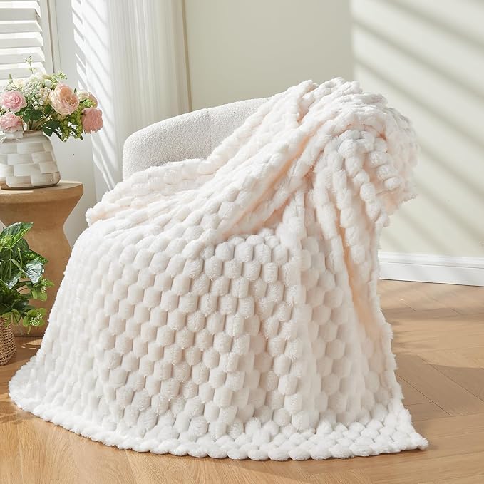 NEWCOSPLAY Super Soft King Blanket Ivory Premium Silky Flannel Fleece 3D Clouds Stylish Jacquard Lightweight Bed Blanket All Season Use 350GSM (Ivory, King(90"x110"))