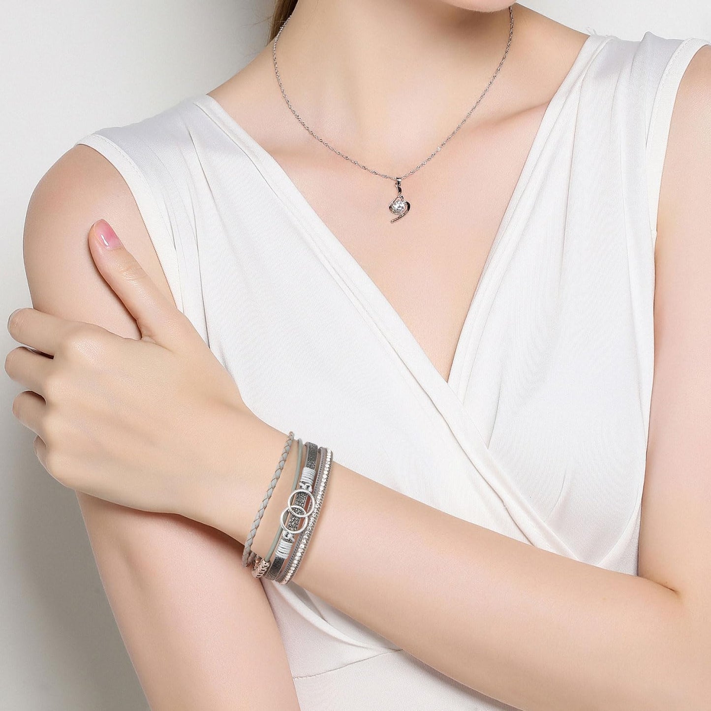 QIUTIMIY Leather Bracelets for Women Trendy Boho Cuff Bracelet Layered Bangle with Clasp Hand Wrist Jewelry Western(Style 8-Gray)