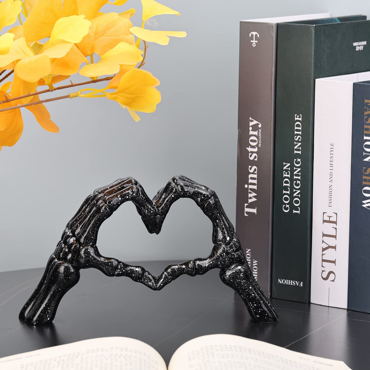 LCCCK Black Hand Gesture Desk Statues Love Ornaments,Skull Couple Statue, Creative Wedding Home Desktop Decor,Heart Shape Hand Figurines for Living Room Shelf Coffee Table Centerpiece