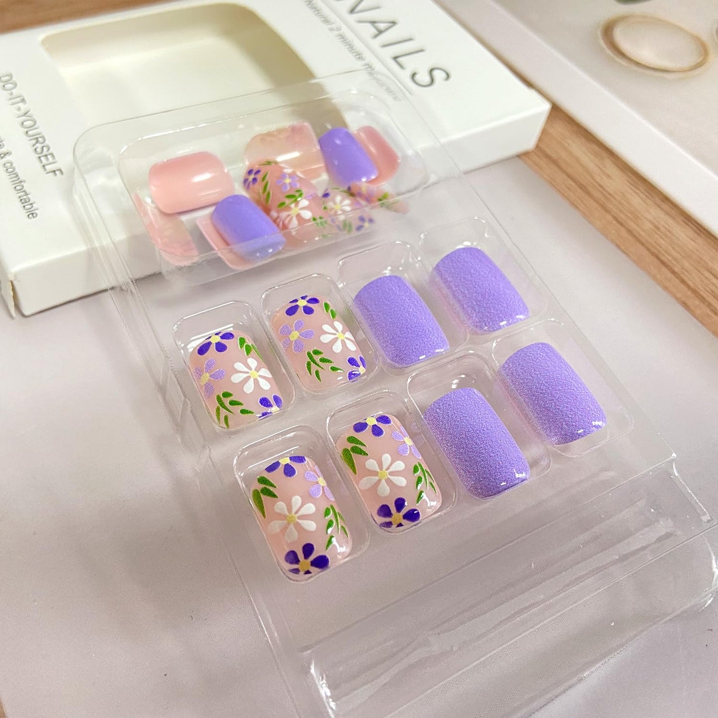 Purple Press on Nails Short Oval Fake Nails Glossy False Nails With Purple White Flowers Designs Full Cover Stick on Nails Reusable Floral Artificial Nails Glue on Nails for Women 24Pcs