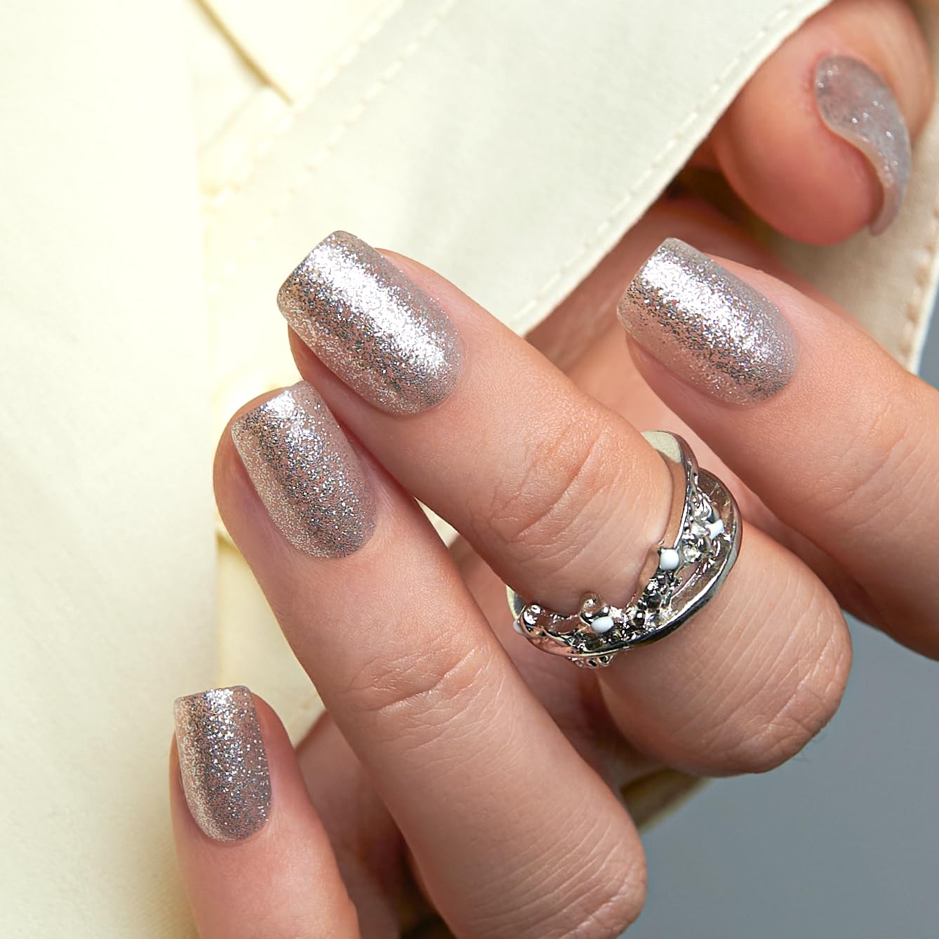Curvlife Short Press on Nails Square Acrylic Fake Nails with Silver with glitter Design Full Cover False Nails Reusable Nail Kit with Nail Glue Adhesive Tabs Nail File Artificial