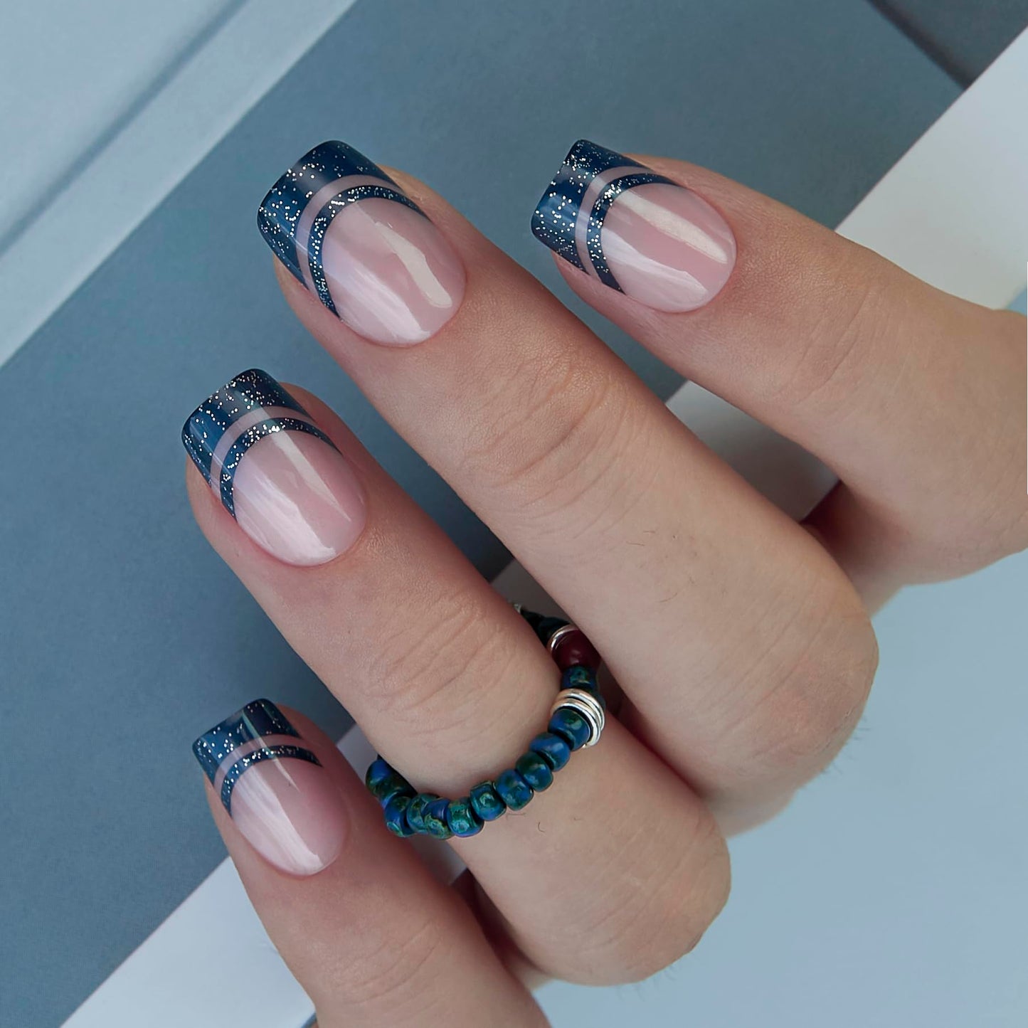 Curvlife Short Press on Nails Acrylic Square Fake Nails with Dark Purple Trim Design Full Cover False Nails Reusable Nail Kit Glue on Nails