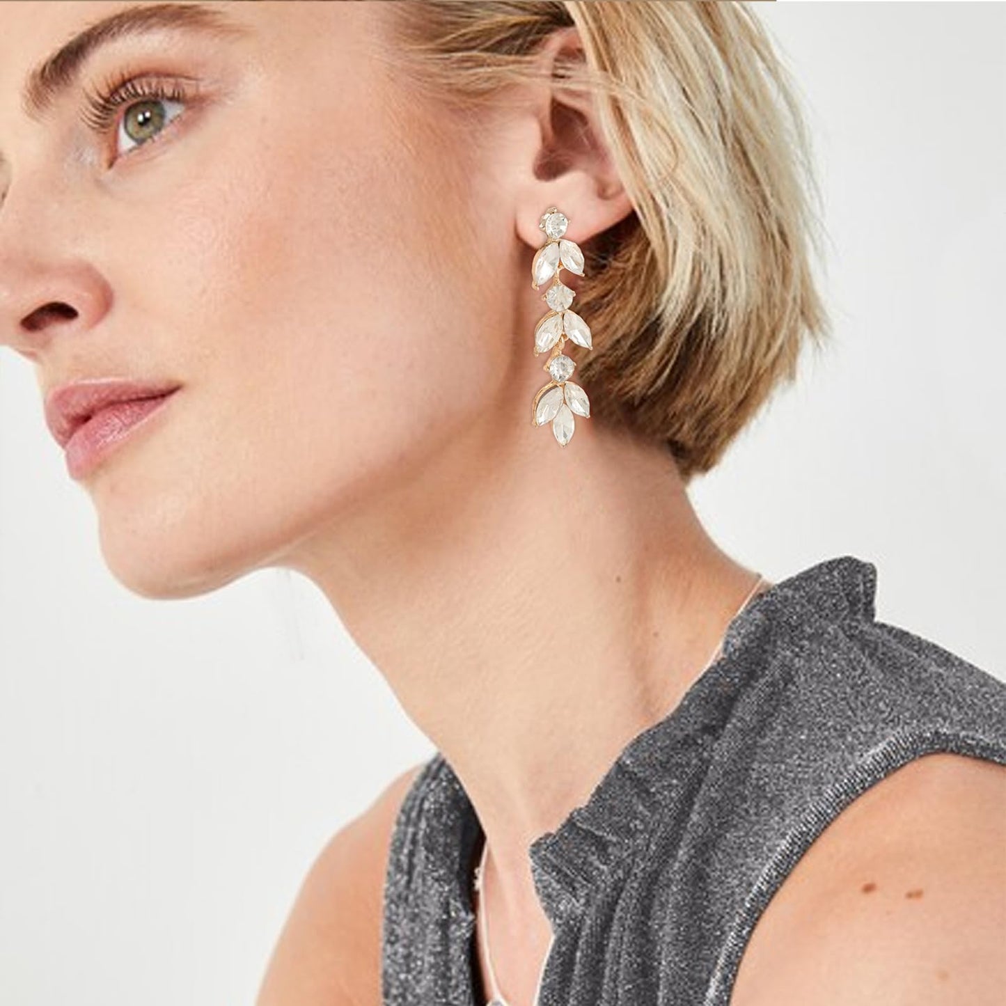 GAOKOXI Gold Wedding Rhinestone Dangle Earrings Elegant Bridal Crystal Drop Earrings for Women Bridesmaids Guest Party Prom