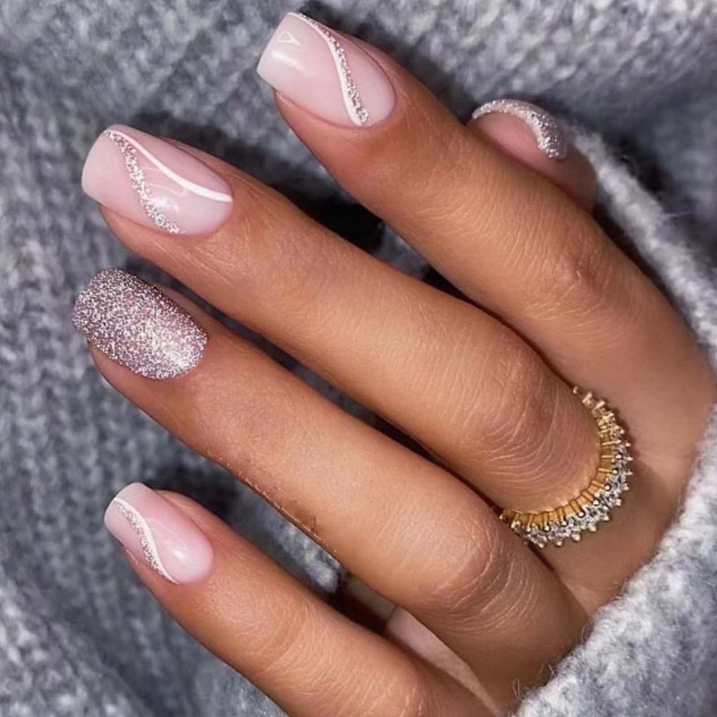 YoYoee Short Square Press on Nails - Galaxy Bling Fake Nails Gradient False Nails Acrylic Full Cover Ballerina Stick on Nails for Women and Girls 24pcs