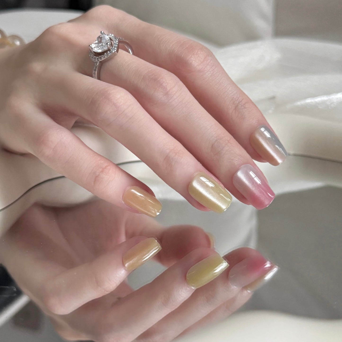 30 Pcs Cat Eye Press on Nails Short Rainbow Press on Nails Summer Nails Rainbow Nails Colorful Press on Nails Short Fake Nails for Young Girls