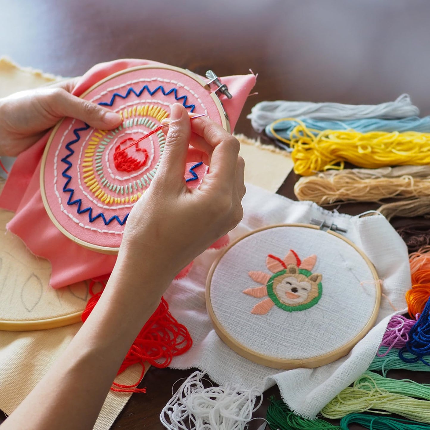 4 PCS Embroidery Fabric with Frame 2 Sizes, 4 Bamboo Embroidery Hoops and 4 Pre-Cut White Cotton Fabric Squares, Cross Stitch Hoops and Frames, for Art Craft Sewing