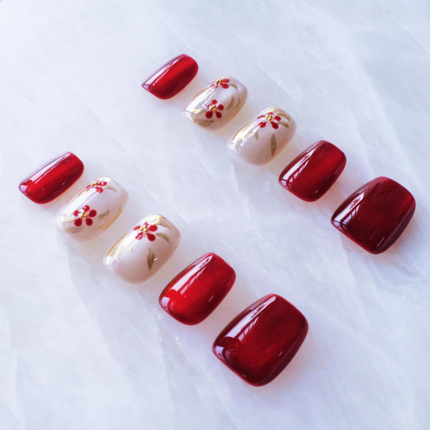 GLORS Press on Nails, Red Plum Embroidery Cat Eye False Nails with Gold Floral Design, Short Square Shape, 10 Pieces (XS, SS)