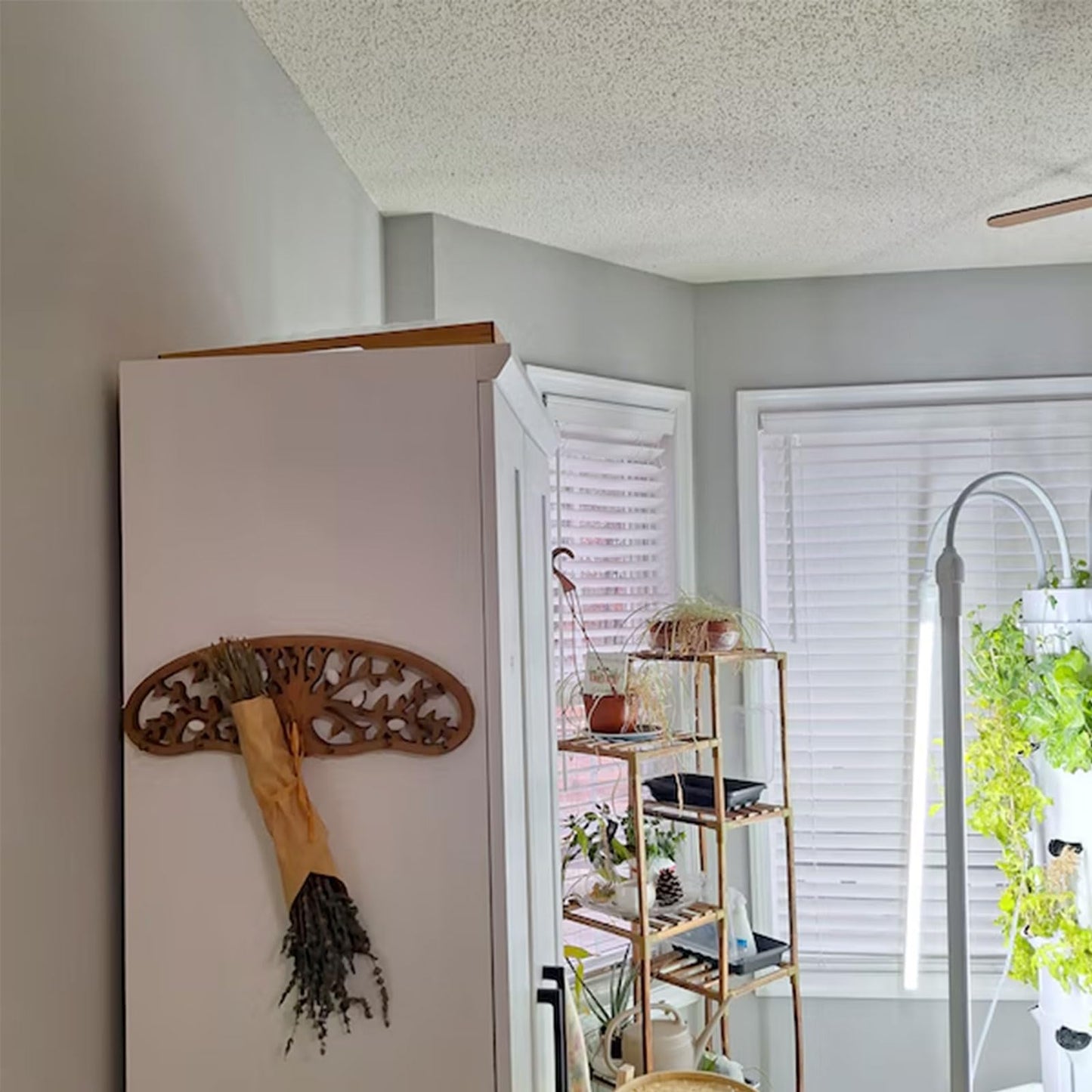 Tnstbiee Rustic Herb Drying Rack Hanging - Artistic Life Tree Design for Kitchen Witches & Gardeners - Holds 11 Bouquets - Saving Space Herb & Flower Dryer - Gift for Crafters - Wall Art Décor
