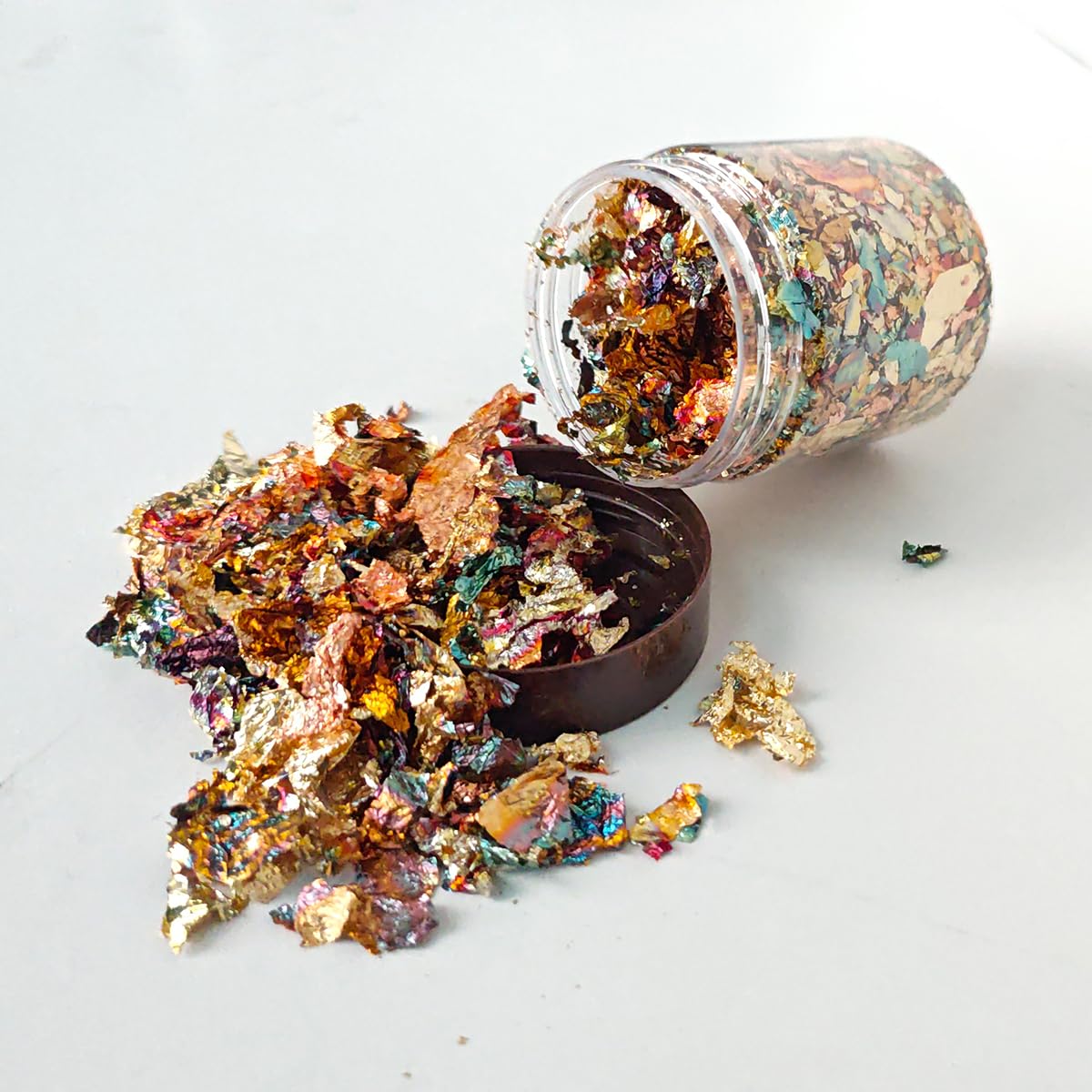 BLWAFY Gilding Flakes Leaf Flakes Gilding Variegated Gold Foils for Art Supplies,Resin,Nails,Painting,Crafts(Multicolor)
