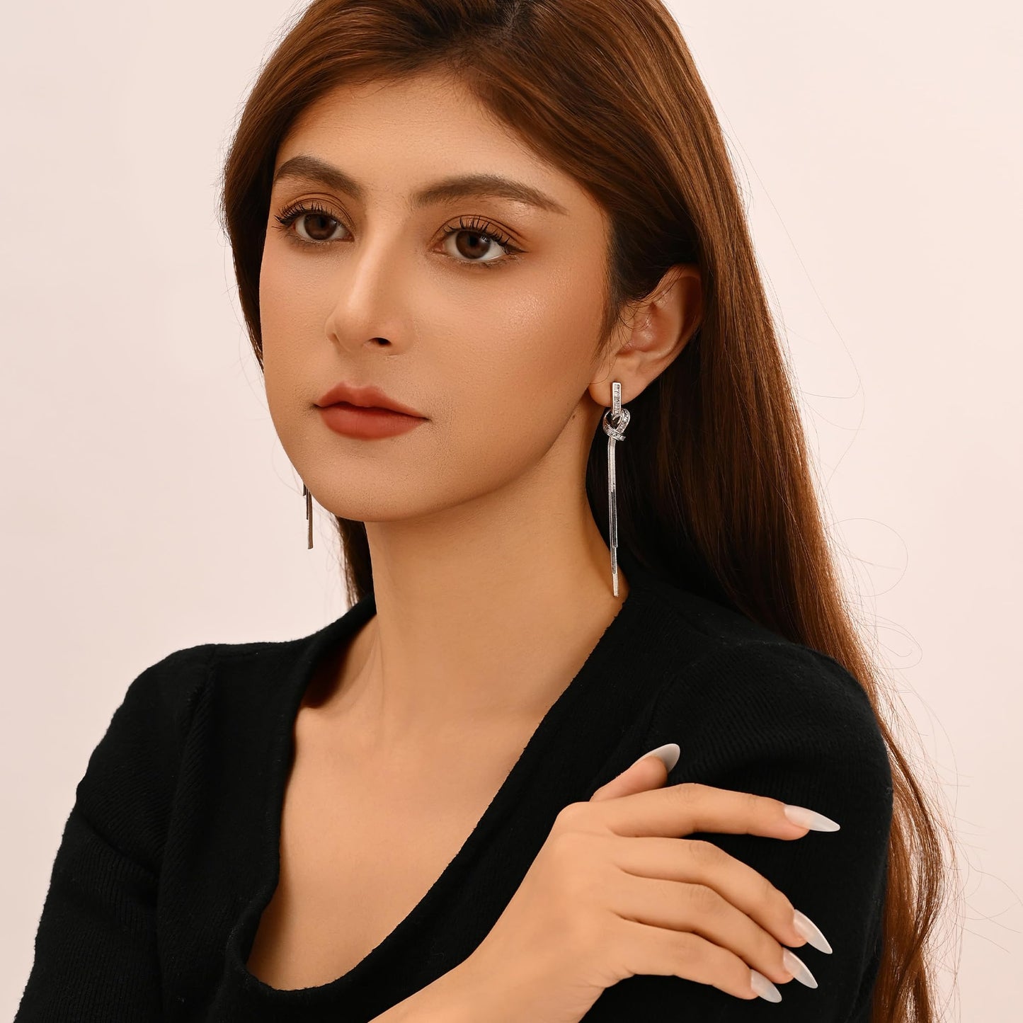 18K Gold/Silver Plated Dangle Earrings for Women Sparkly Rhinestone Long Tassel Dangle Earrings Dainty Long Hanging Chain Earrings Wedding Party Prom Earrings (Silver)