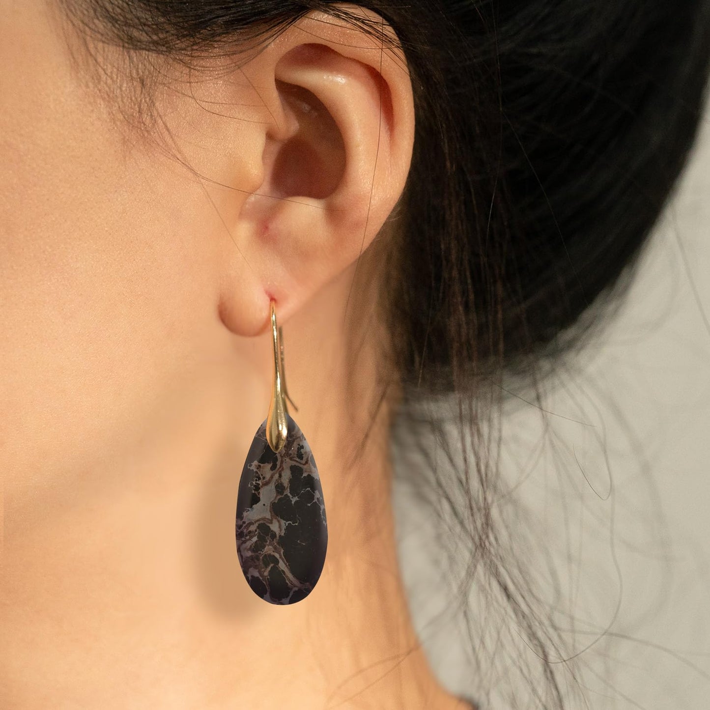 Sriomu Natural Healing Stone Fishhoop Dangle Drop Earrings Statement Gold silver earrings