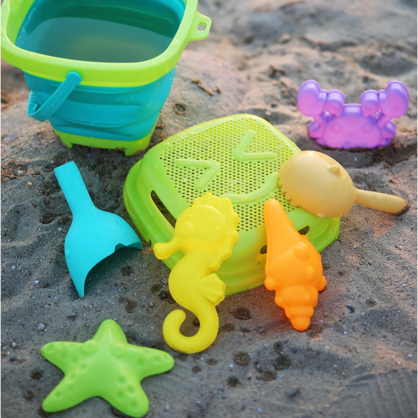 8 PCS Kids Foldable Pail Seabeach Sand Toys Sensory Playset, Portable Sandbox Digging Toys Including Bucket, Shovel, Spoon, 2 in 1 Shell Shark Teeth Sifter & Castle Building Sand Mold Kit for Children