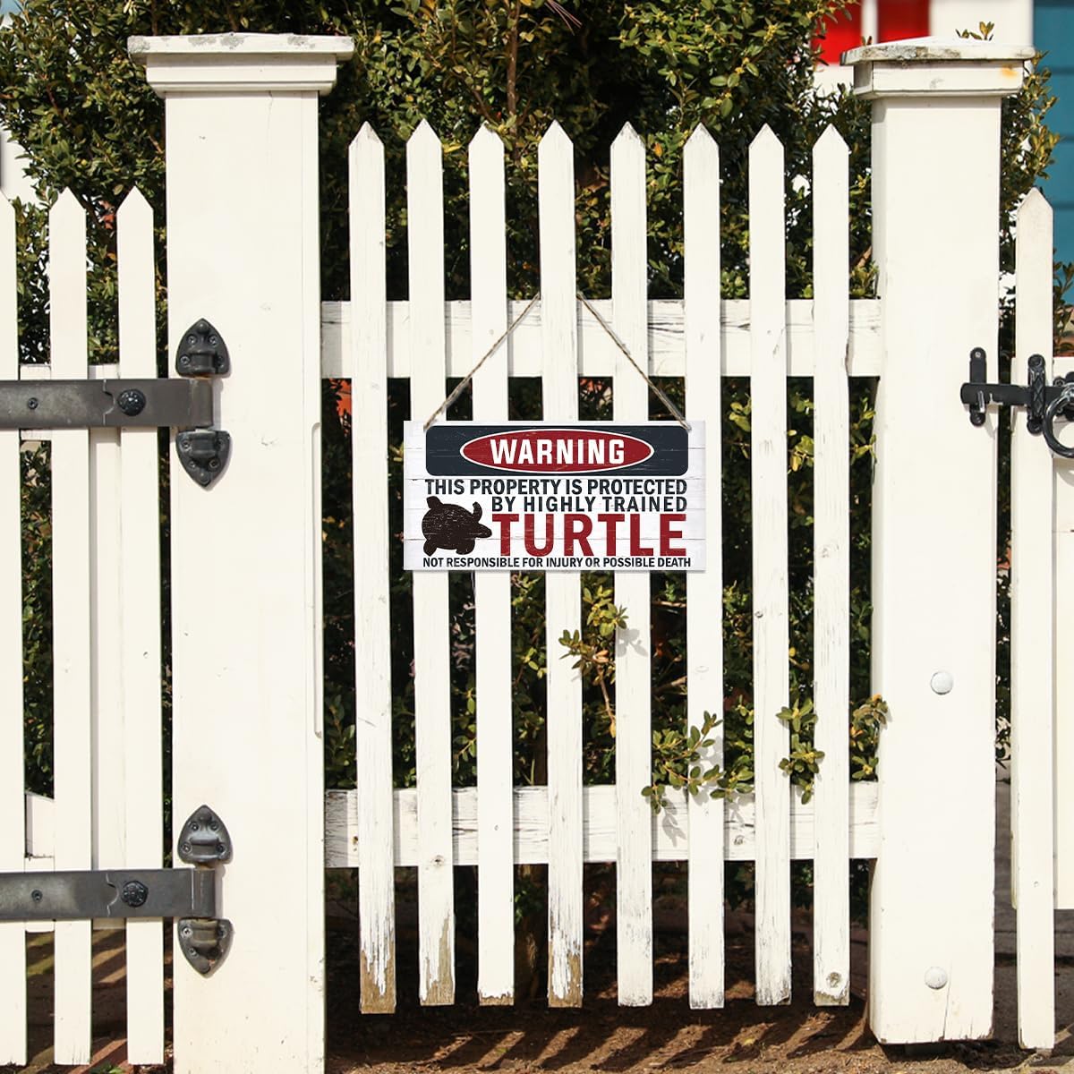 Funny Warning Signs, The Property is Protected By Highly Trained Turtle Sign, Decorative Wood Hanging Wood Plaque, House Door Sign, Farmhouse Wall Decor for Home Office, Indoor/Outdoor Use