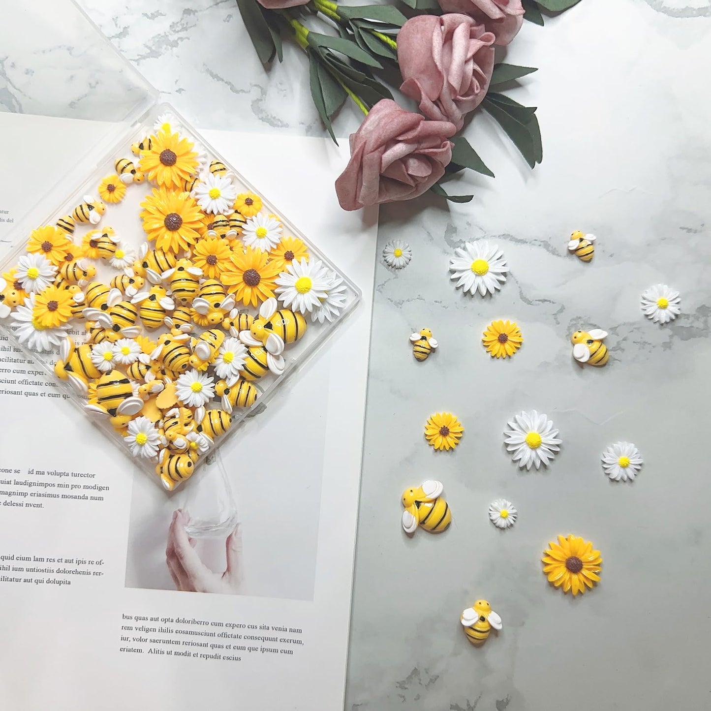 DANUDON 100PCS Mini Bees for Crafts Resin Bee Daisy Flowers Decor, 3 Sizes Sunflower Bumble Bee Embellishment Beads Charms for DIY Christmas Wreath Scrapbooking Party Decorations, with Box