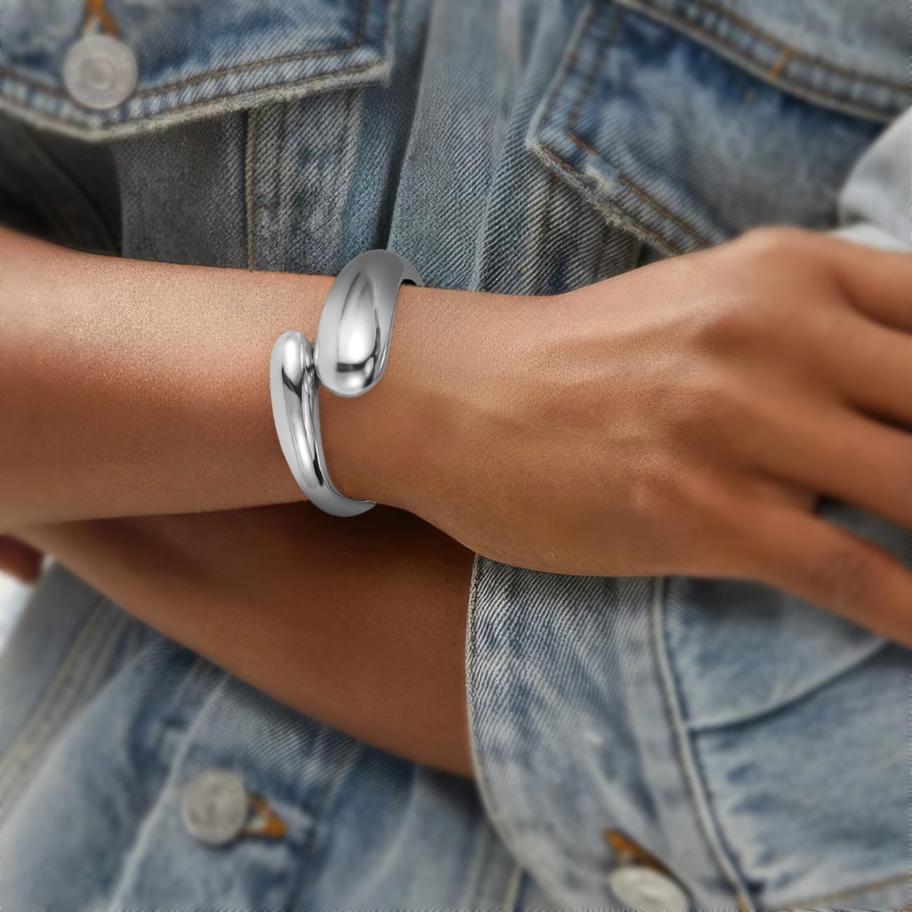 Emibele Silver Bangle Cuff Bracelet Stack, Chunky Teardrop Hinged Thick Bangle Bracelet Set, Non Tarnish Silver Bracelets for Women, 2 Pack