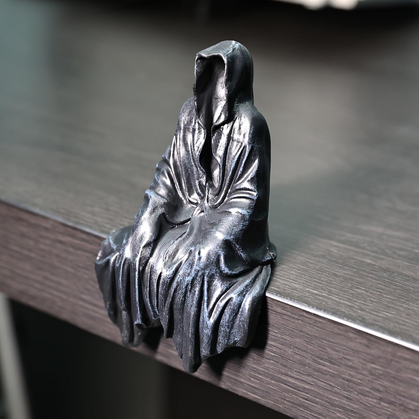 LOHASTOUR Tabletop Gothic Figurine Grim Reaper Statue - Gothic Spooky Sculpture for Garden or Bookshelf - 5.1 inch Mysterious Resin Decor - Bookshelf Decor Fantasy