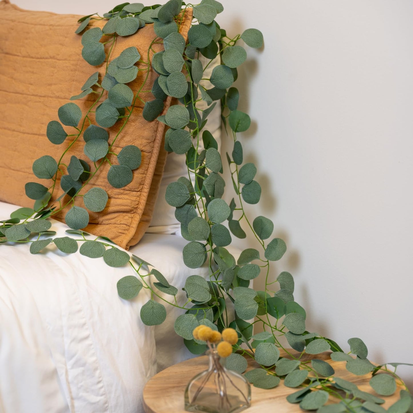 CQURE 16Pcs Eucalyptus Garland,Artificial Eucalyptus Leaves Table Greenery Garland Wreath Vines for Wedding Party Table Fireplace Bedroom Wall Room Decor