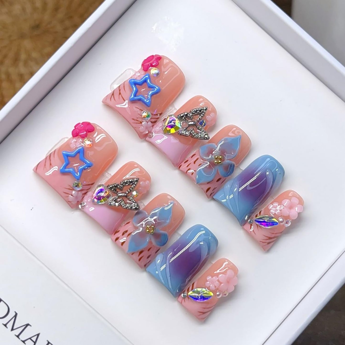 10Pcs Medium Duck Press On Nails Handmade Fake Nails Nude Pink Nail Press Ons with Flower Luxury Rhinestones Designs French False Nails Full Cover Artificial Glossy Stick On Nail For Women（Size S）